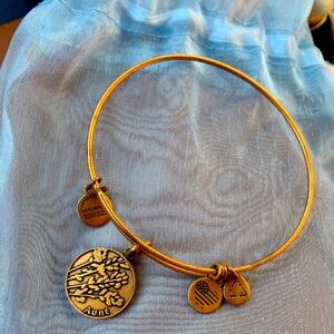 Alex and Ani Gold Charm Bracelet Aunt